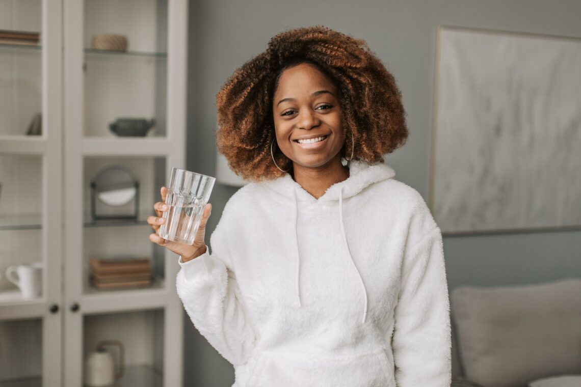 How Much Water Does Your Skin Need? The Ultimate Guide to Drinking the Right Amount for Glowing Skin (Part 2)